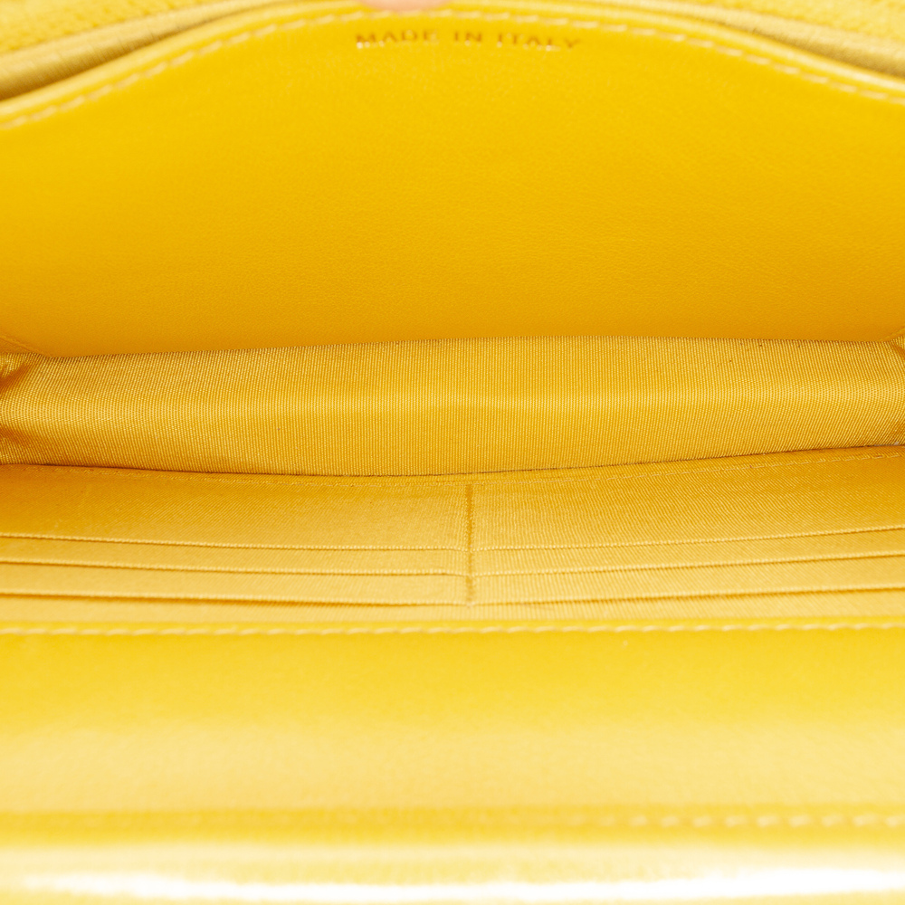 Pre-Loved Chanel Small Reversed Chevron Lambskin Flap - Picture 4 of 12